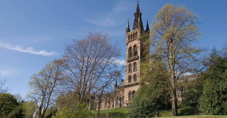 How does Glasgow's physics community engage with the public and schools